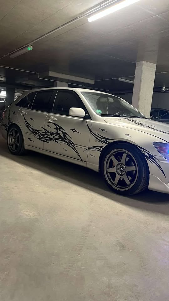 ARROW TRIBAL PATTERN